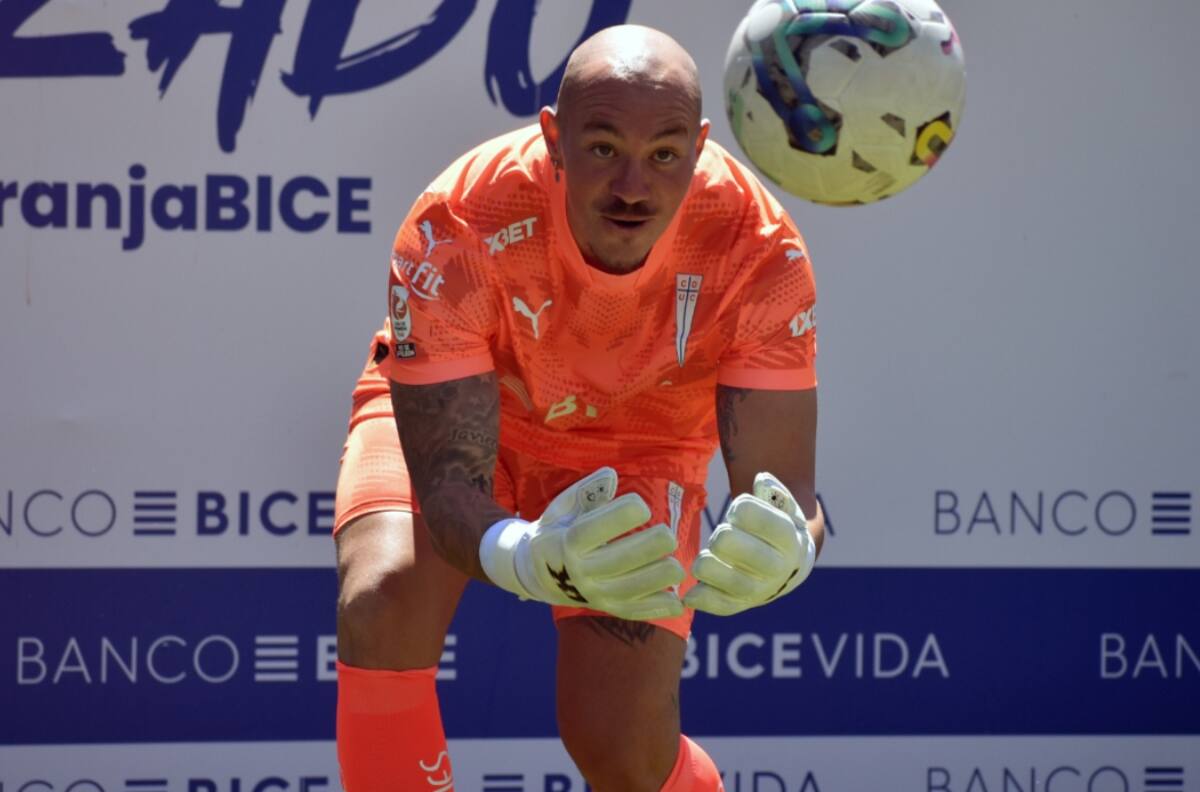 ¿Quién visó el fichaje de Darío Melo? En la UC aclararon cómo se gestó la llegada del portero