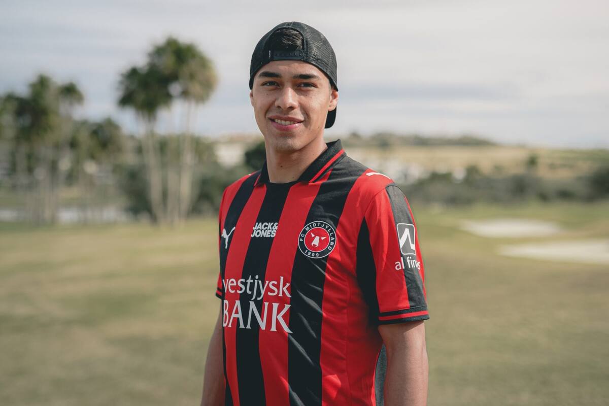 El delantero chileno renovó hasta 2030 en FC Midtjylland.