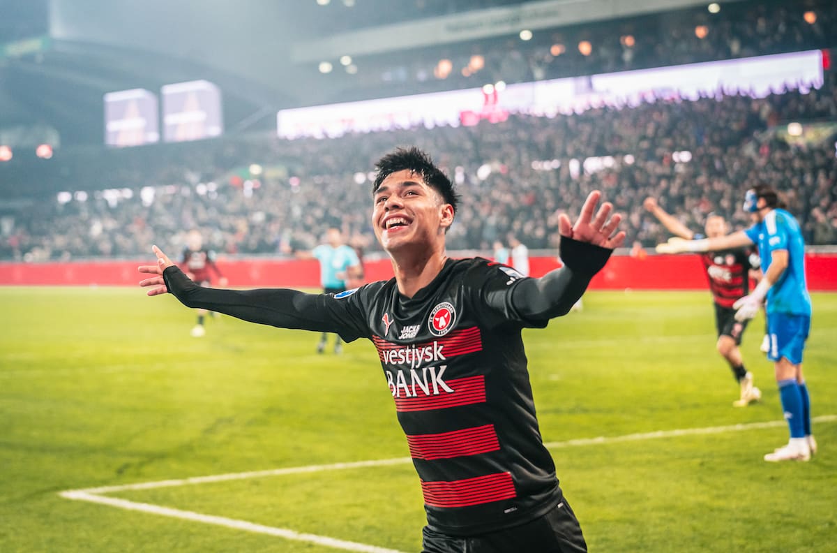 Darío Osorio celebra un nuevo título en Europa