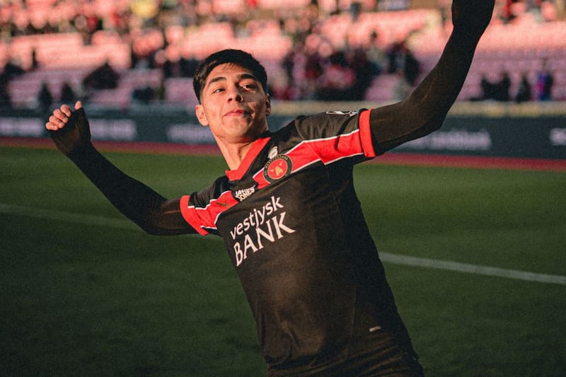 jugará este jueves por la tercera ronda de Europa League. Foto: fcmidtjylland