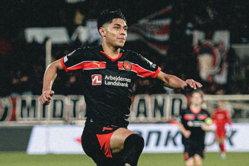 El chileno ahora seguido desde la Serie A. Foto: Midtjylland.