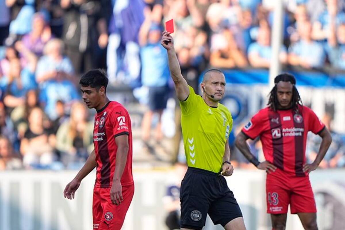 fue expulsado en el último partido del Midtjylland por la Superliga Danesa.