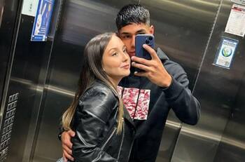 El orgullo de Catalina Díaz, polola de Darío Osorio, por el primer partido del jugador chileno por el Midtjylland