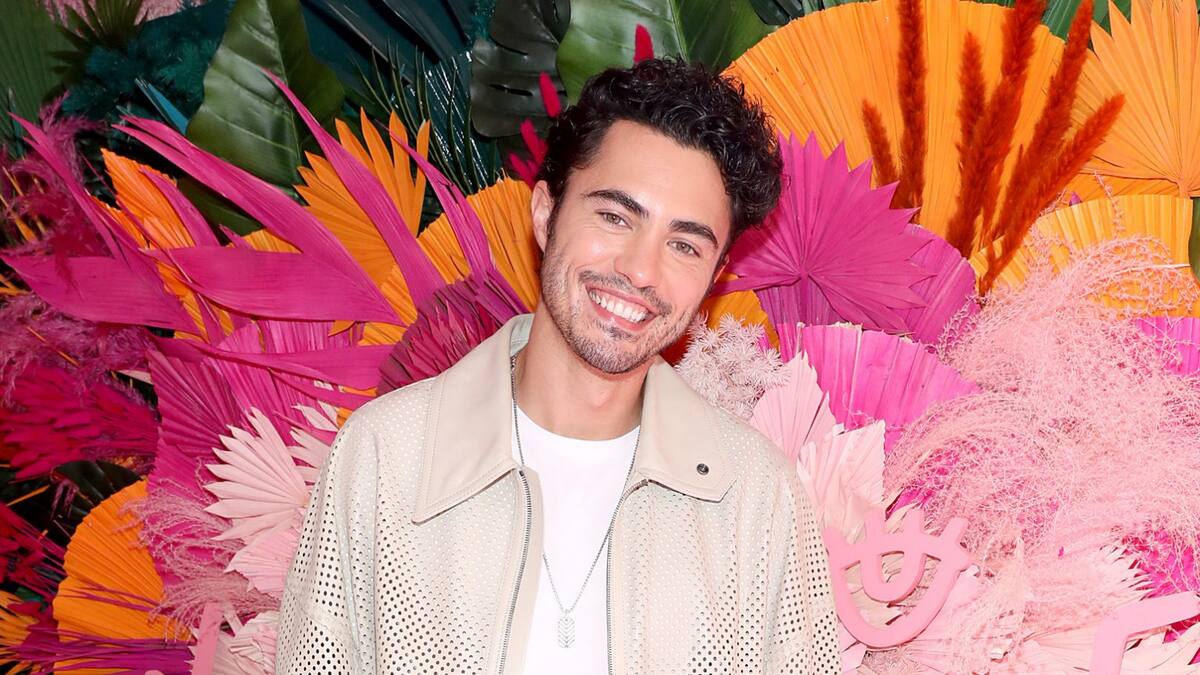 Darren Barnet es parte del elenco.