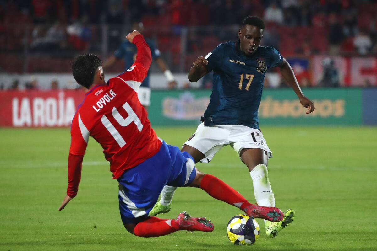 El debut del delantero ecuatoriano en la selección adulta de su país sorprendió a todos. Futbolísticamente, su rendimiento fue bajo y Chile lo aprovechó.