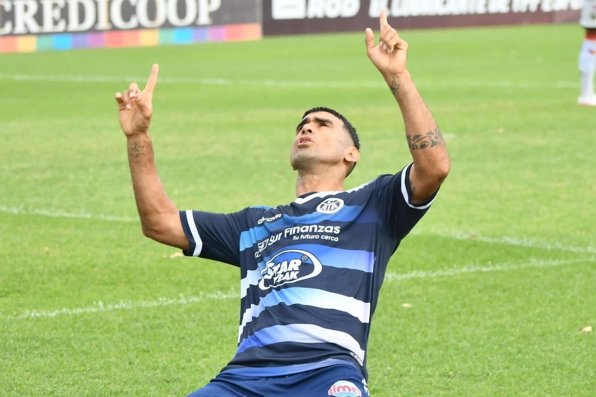 El delantero fue figura en Acassuso de Argentina.