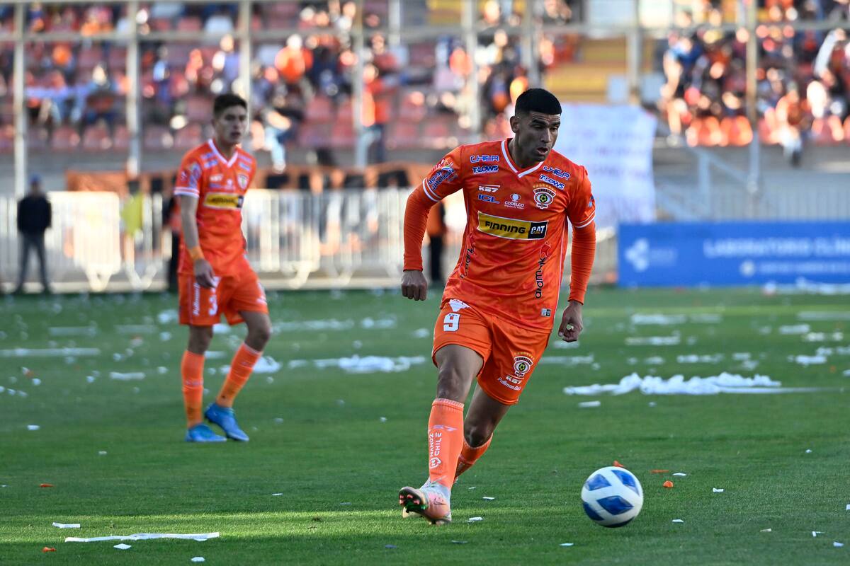 El delantero encendió el camarín de Cobreloa con delicadas acusaciones. Foto: Agencia Aton.