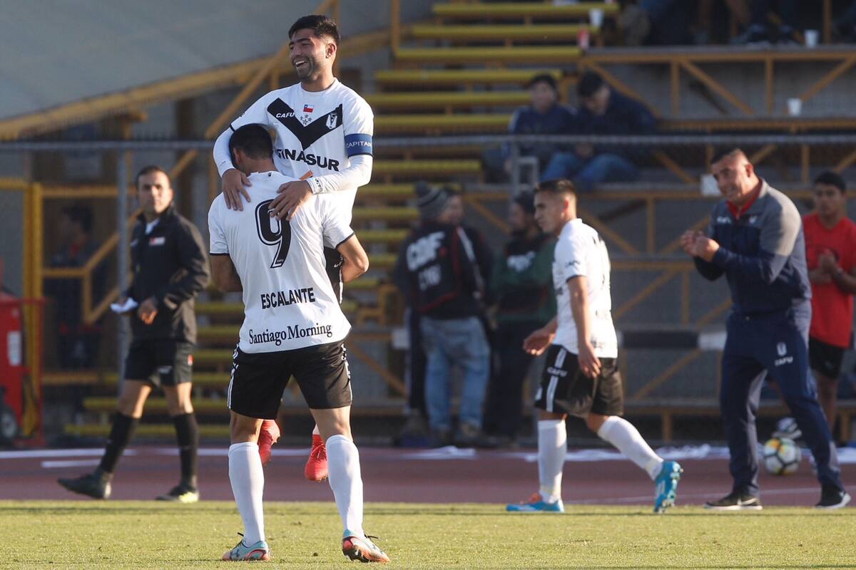 El delantero en su paso por Santiago Morning. Foto: Agencia Aton.