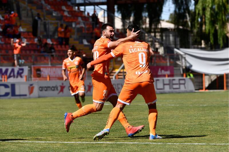 está más lejos que cerca de reeditar la dupla ofensiva con Gustavo Gotti en Cobreloa, que fue parte del ascenso en 2023. Foto: Agencia Aton.