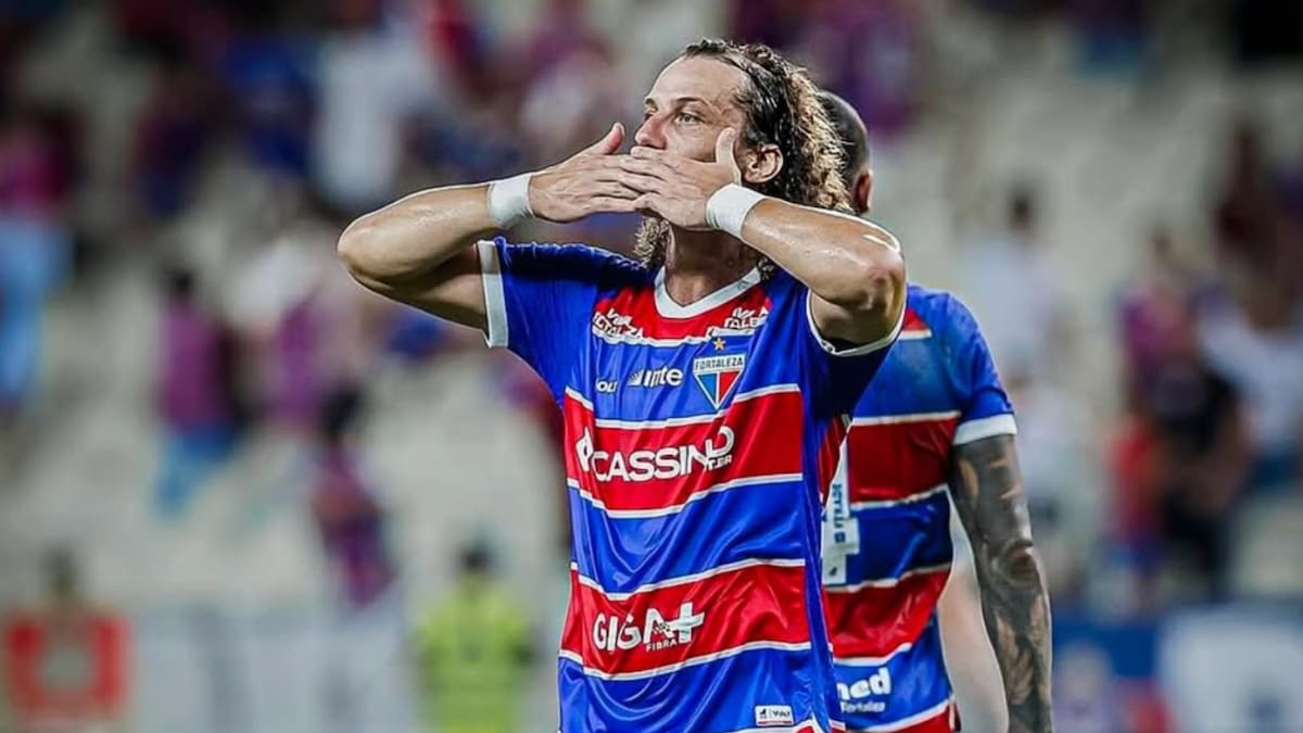 “Me dio hartos consejos”: El prometedor futbolista chileno que fue ayudado por David Luiz en Brasil