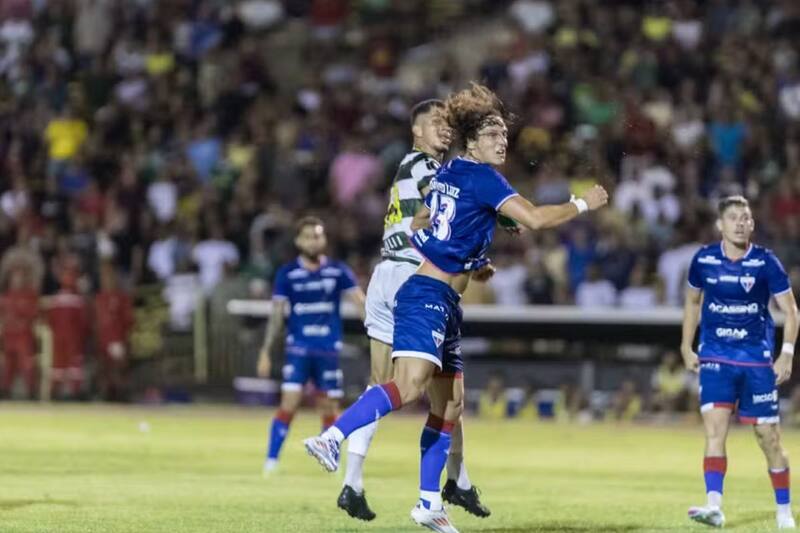debutó en Fortaleza pero no le fue bien, en un duelo en que no estuvo el chileno Benjamín Kuscevic.
