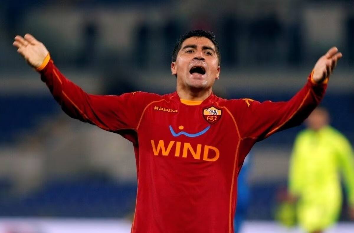 David Pizarro se mete en la candente polémica de la Roma: “Empezaron a…”