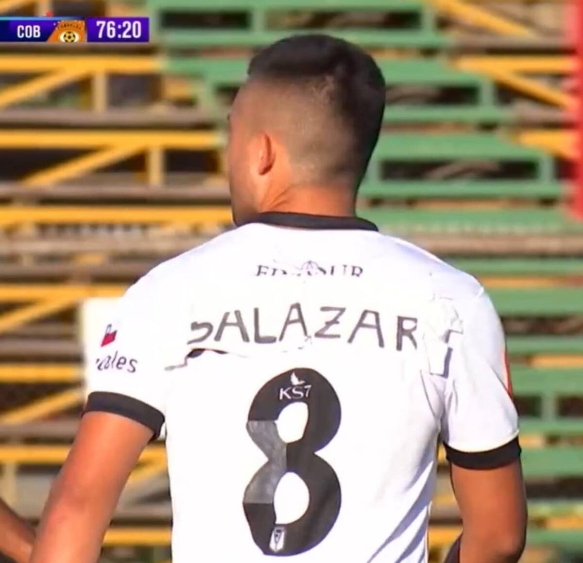 El delantero de Santiago Morning utilizó una peculiar camiseta. Foto: Reproducción.