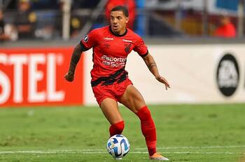 Brilló en Santiago Wanderers, lo desechó Nicolás Córdova y ahora es refuerzo del mejor equipo del continente