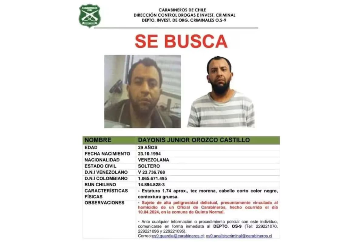 Este es el cartel de búsqueda de Dayonis Orozco, el único prófugo por la muerte de mayor de Carabineros.