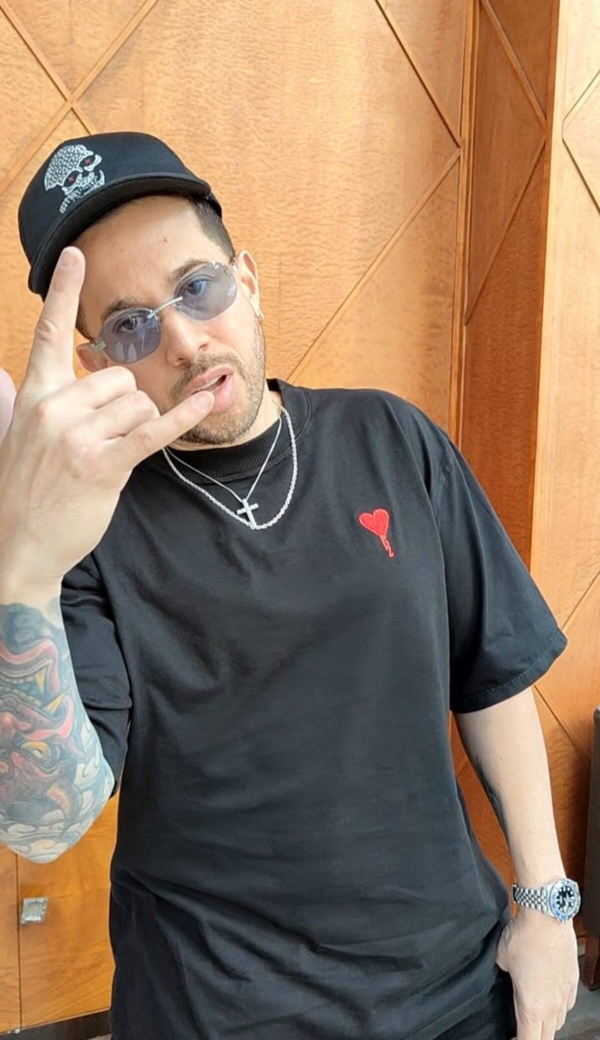 El cantante de reggaetón sorprende con declaraciones alusivas a sus gustos musicales. Créditos: TiempoX.