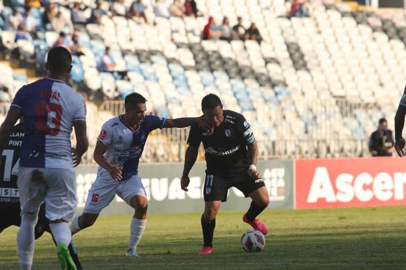 vs Deportes Iquique en la ida de semifinales de la Liguilla de Ascenso.