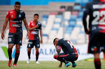 Denuncian el impresentable estado en que quedó la cancha del Calvo y Bascuñán tras Festival de Antofagasta