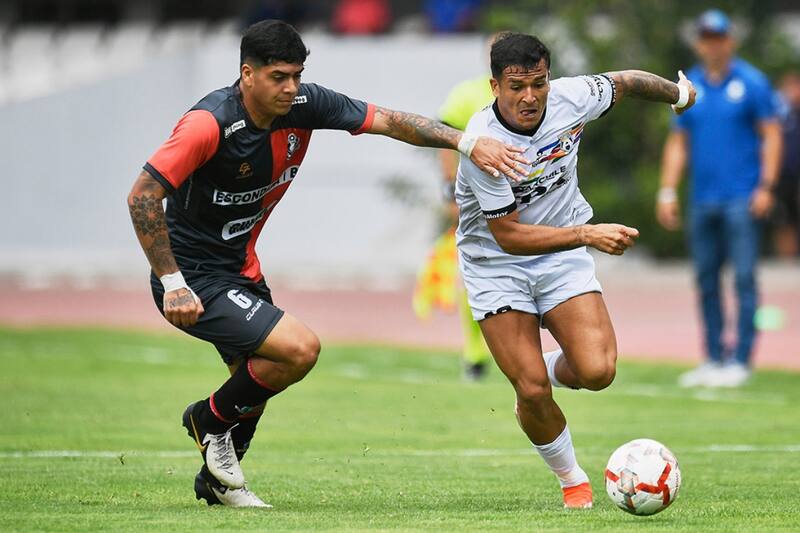 Deportes Antofagasta contra San Marcos de Arica.