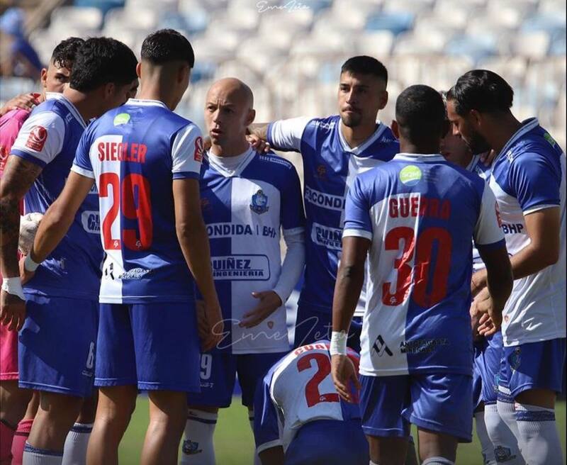 Deportes Antofagasta pelean por los puestos de clasificación a la liguilla de ascenso en Primera B.