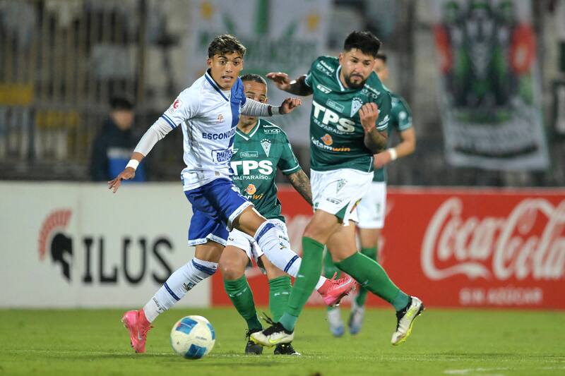 Los Caturros vencieron a los Pumas y se instalaron en la ronda de los ocho mejores del torneo. /Photosport
