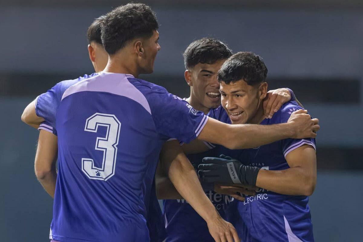 Los Lilas celebran el triunfo conseguido sobre Santiago Wanderers, en la final de la Copa Futuro. Foto: Instagram Deportes Concepción.