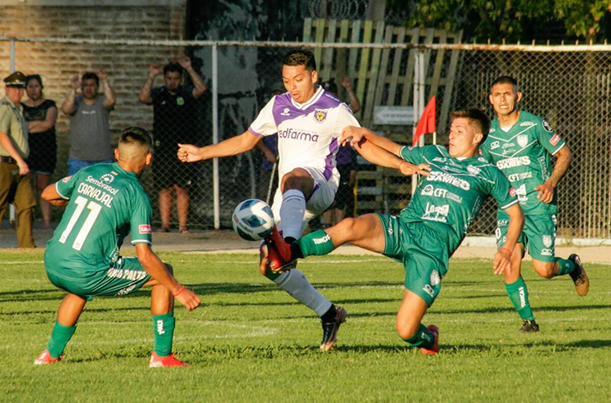 Ya dirigió su primera práctica: Deportes Concepción tiene nuevo entrenador y debutará contra Fernández Vial