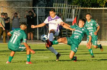 Ya dirigió su primera práctica: Deportes Concepción tiene nuevo entrenador y debutará contra Fernández Vial