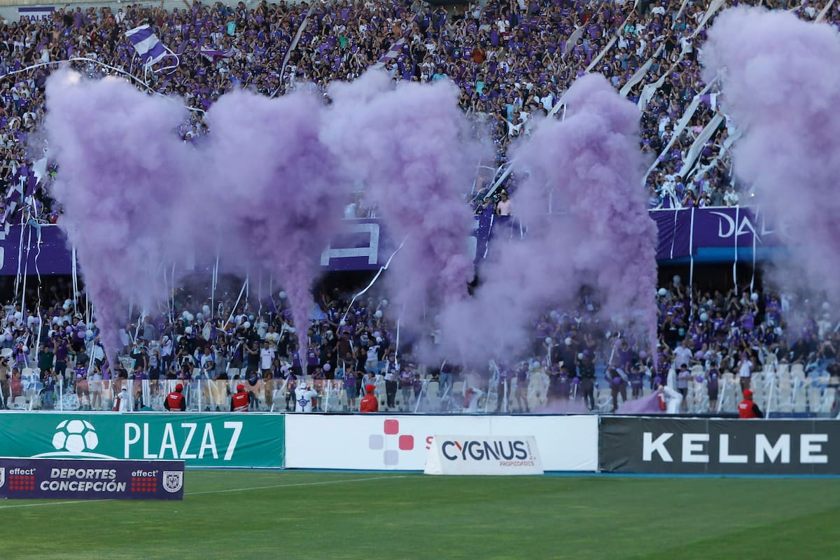 Se caracterizó por la gran asistencia de público en Primera B. Agencia Aton