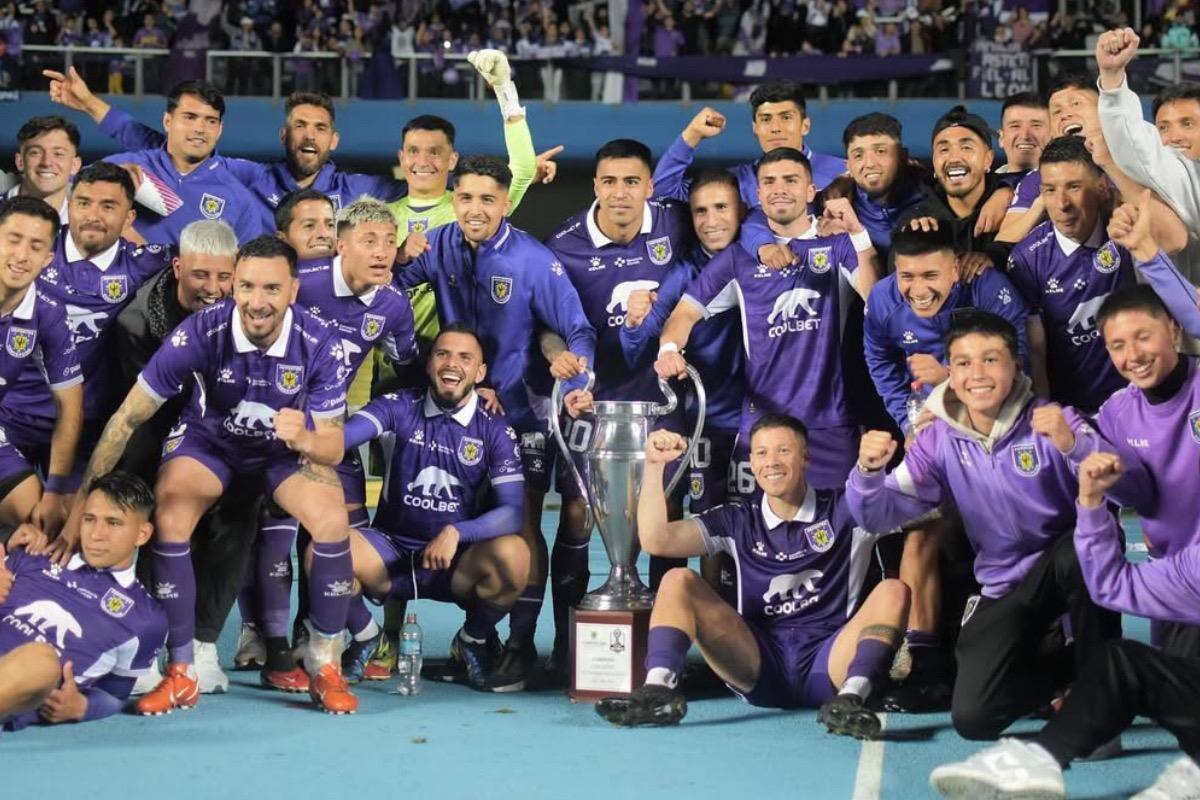Los Lilas se proclamaron campeones de la Copa Biobío y posteriormente obtuvieron el ascenso a Primera División. Foto: Copa Biobío en Instagram.