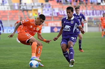 Con 30 mil personas y dos equipos buscando la gloria: D. Concepción y Cobreloa buscan poner un pie en Primera