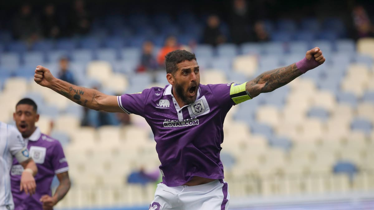 Deportes Concepción golpea en el Clásico y sale del fondo a costa de Huachipato