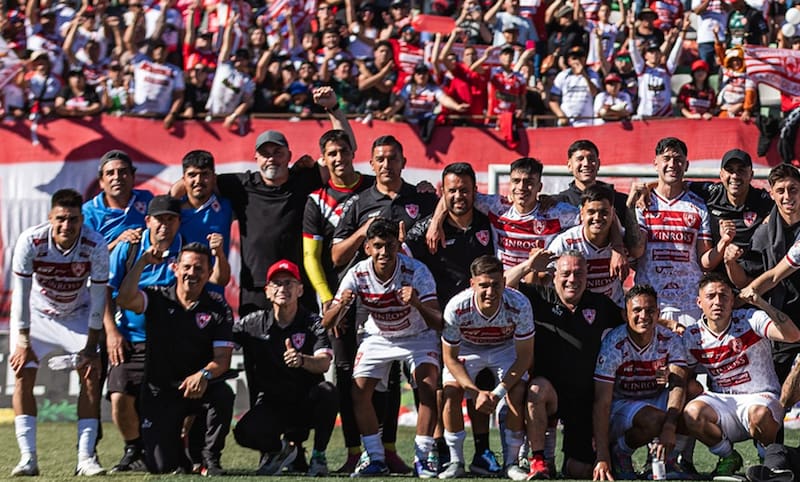 El León de Atacama depende de sí mismo para lograr el ascenso a Primera División. Foto: @deportescopiapo en Instagram