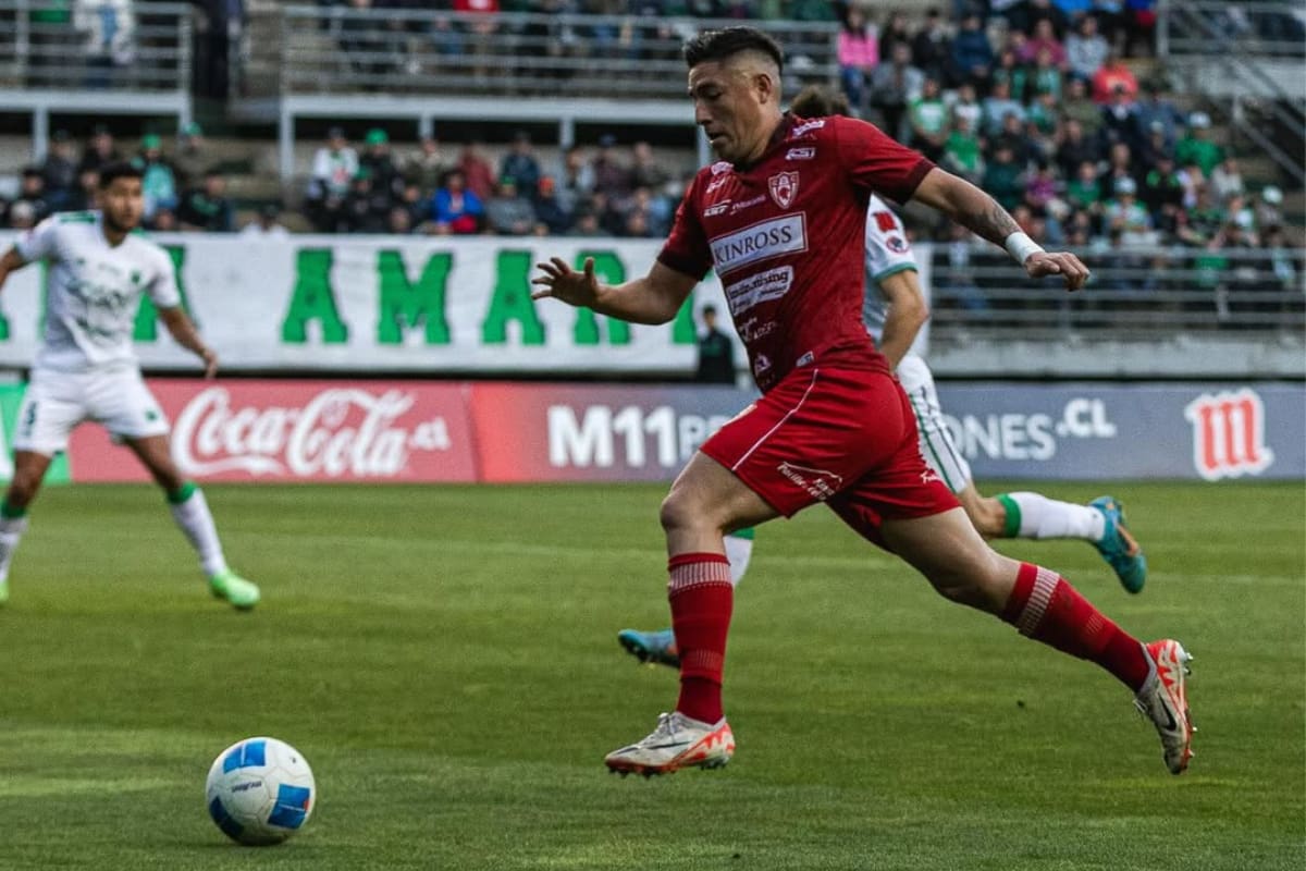 Iván Rozas es una de las figuras del León de Atacama durante este 2025. Foto: Instagram @ivanrozas10