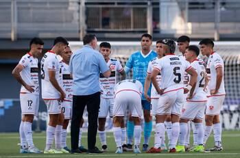 Copiapó se arma para su regreso a Primera B: ficha a Brian Acosta y Jairo Coronel del fútbol uruguayo
