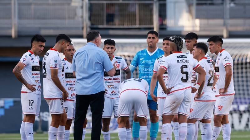 Copiapó se arma para su regreso a Primera B: ficha a Brian Acosta y Jairo Coronel del fútbol uruguayo