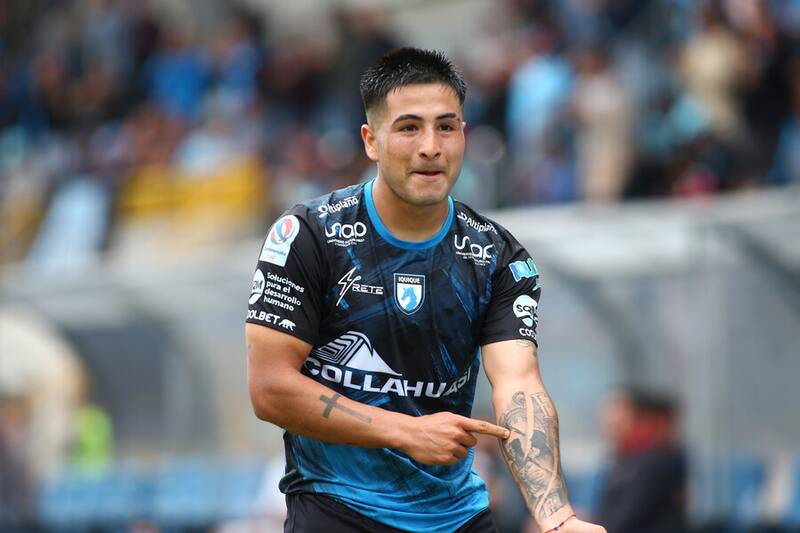 Enzo Hoyos renovó con Deportes Iquique.
