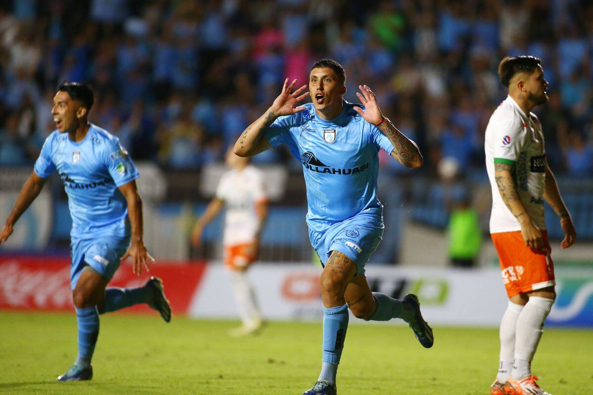 Deportes Iquique lidera la tabla de posiciones del Campeonato Nacional con 13 puntos.