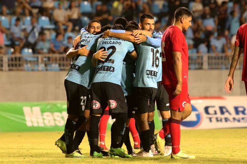 Va por el título de la Primera B.