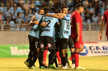Figura de Deportes Iquique alaba a sus hinchas en Primera B: “En otras ciudades no existe este apoyo”