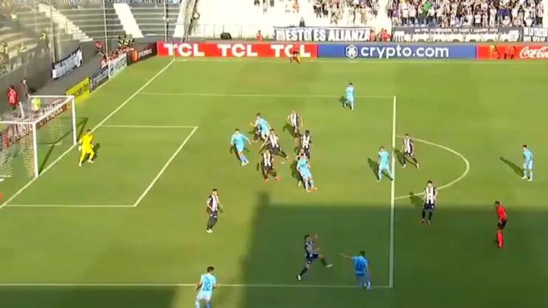 ¿Robo? El polémico gol de taco anulado a Steffan Pino contra Alianza Lima en Copa Libertadores
