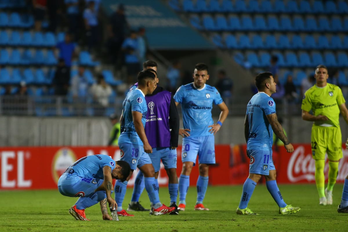 apeló a la sanción por la invasión a la cancha, pero salieron completamente trasquilados: les aumentaron el castigo. Foto: Photosport