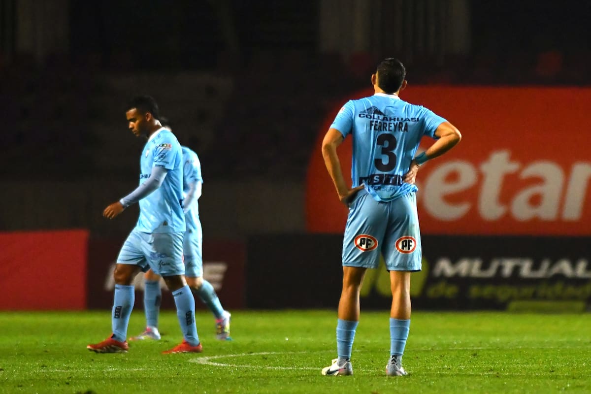Los dirigidos por el Nano Díaz se hunden en el Campeonato Nacional /Photosport