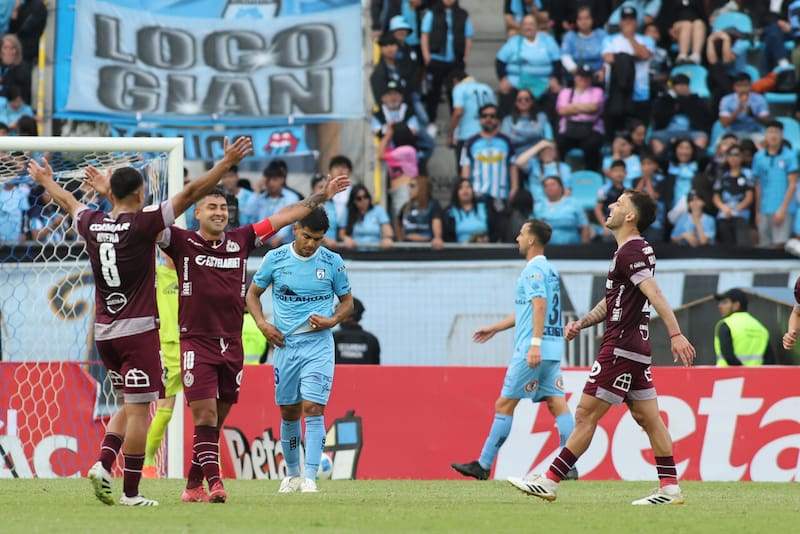 Venció por 2-1 de visita a Deportes Iquique y se alejan del descenso. Foto: Agencia Aton