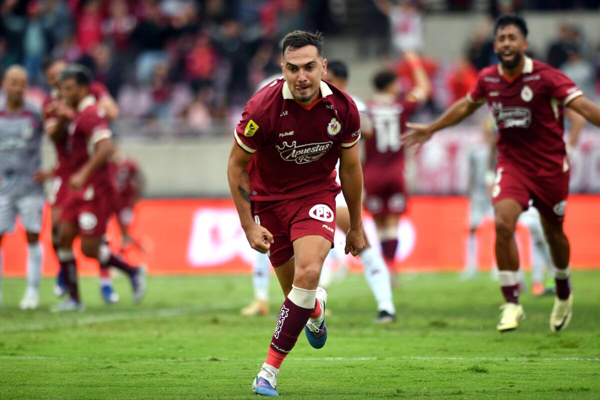 Los Papayeros golearon a Unión La Calera. Foto: Agencia Aton.