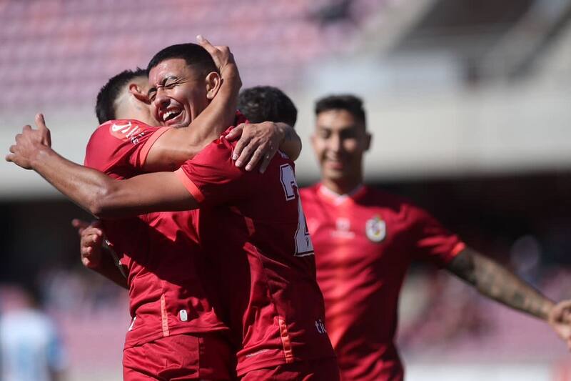 Un triunfo y Deportes La Serena recuperará el liderato de la Primera B. Foto: @CDLS_OFICIAL