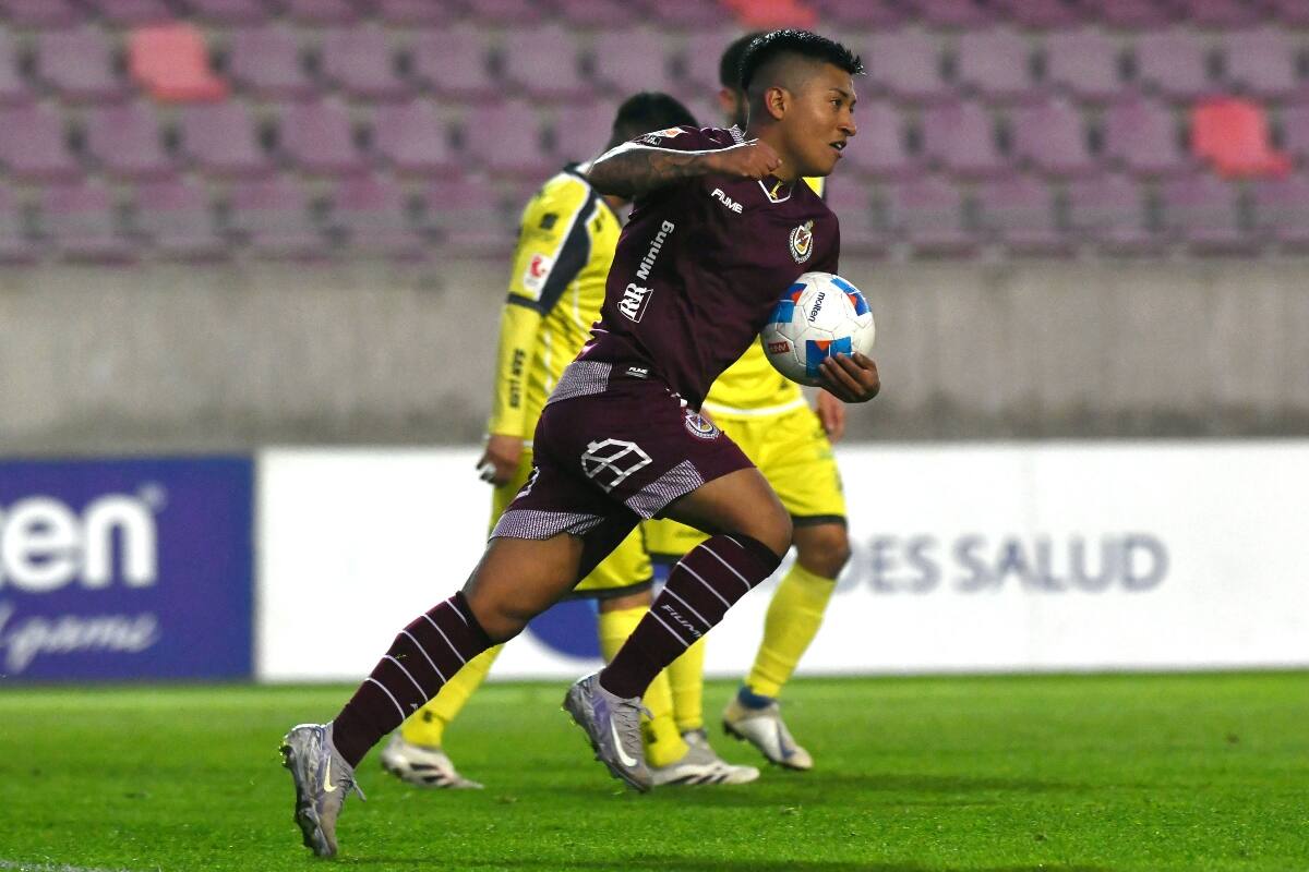 goleó a San Luis y avanzó a cuartos de Copa Chile. Foto: Aton.