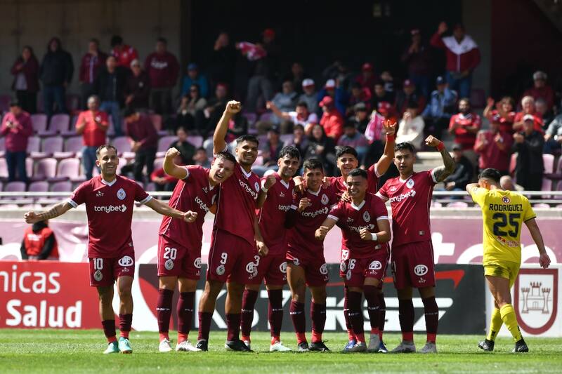 Deportes La Serena derrotó a Deportes Santa Cruz.