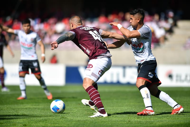 Papayeros y limachinos juegan la última fecha del Campeonato Nacional. Foto: Agencia Aton.