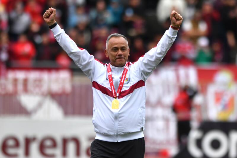 El técnico Erwin Durán formó el plantel tardíamente, pero el equipo con rapidez adquirió una identidad y solvencia que marcarían un año inolvidable.